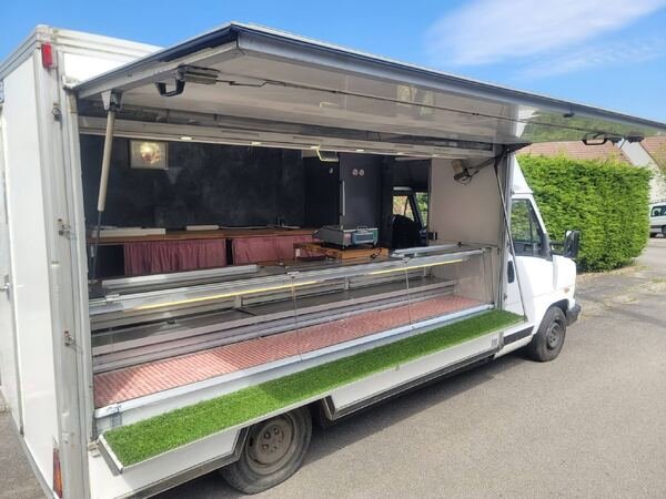 Marktwagen mit Kühlvitrine