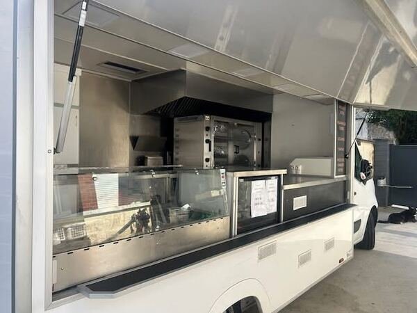 Hähnchengrill-Wagen Renault Master